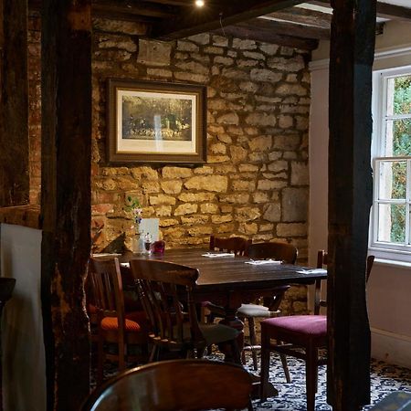 Hunters Hall Inn By Greene King Inns Kingscote Exterior photo