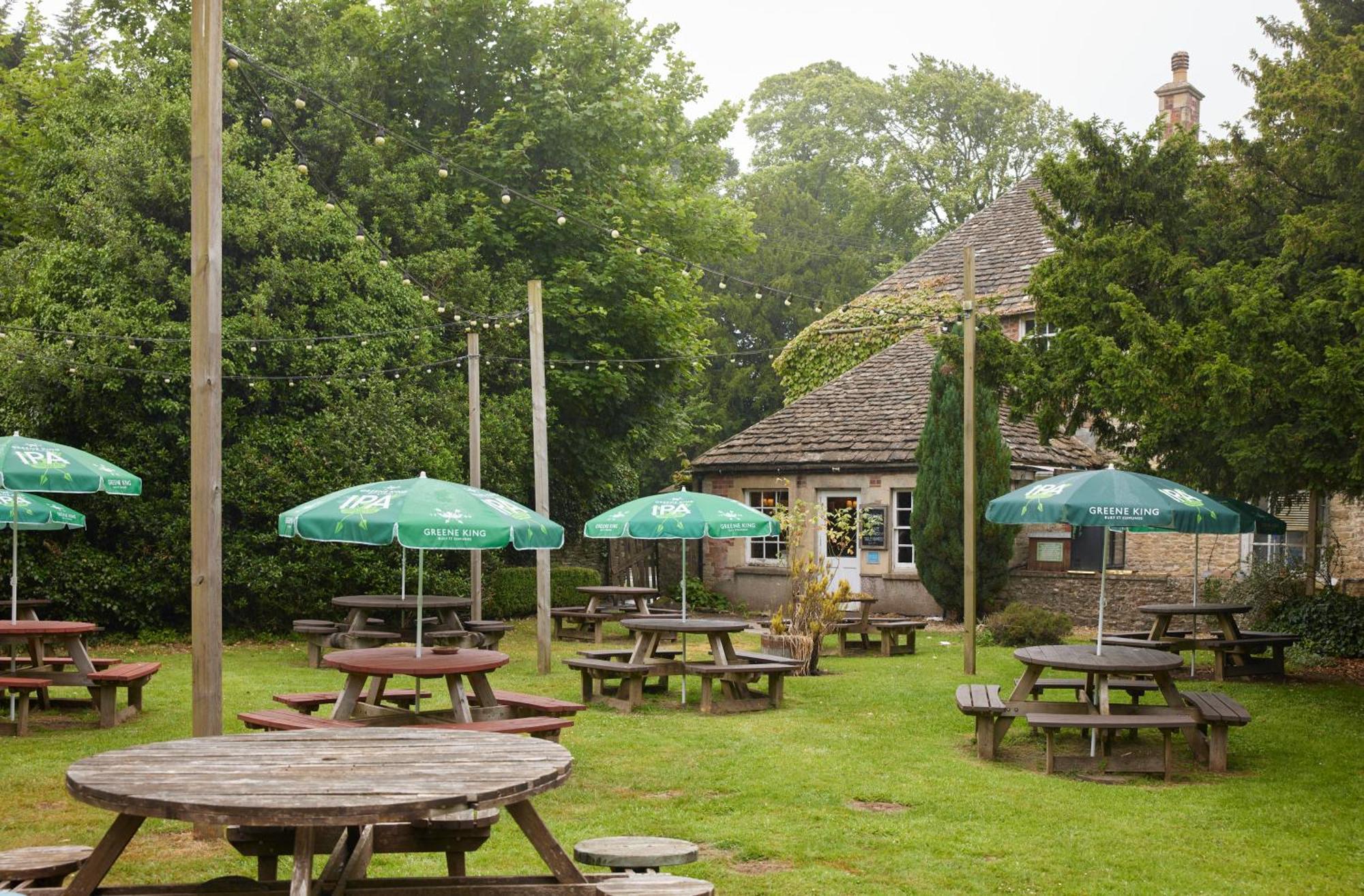 Hunters Hall Inn By Greene King Inns Kingscote Exterior photo